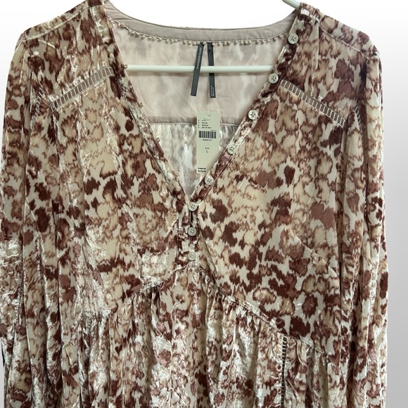 By Anthropologie Long-Sleeve Velvet Tunic Top - Picture 4 of 5
